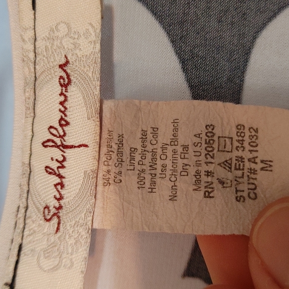 SUSHIFLOWER Black and White Stretchy Floral Flowy Knee Length Dress - Picture 5 of 5